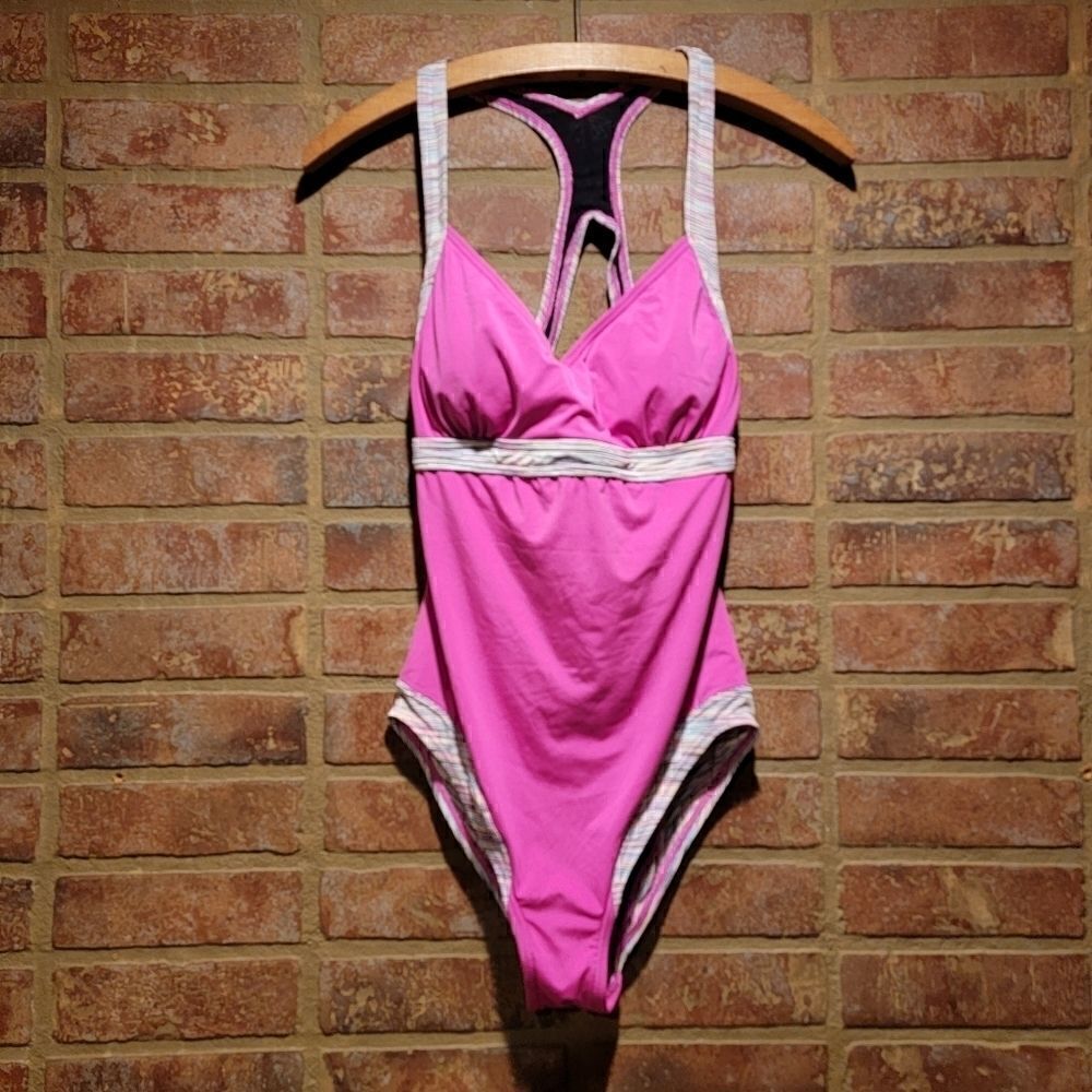 TYR One Piece Swimsuit Pink Size 8 medium